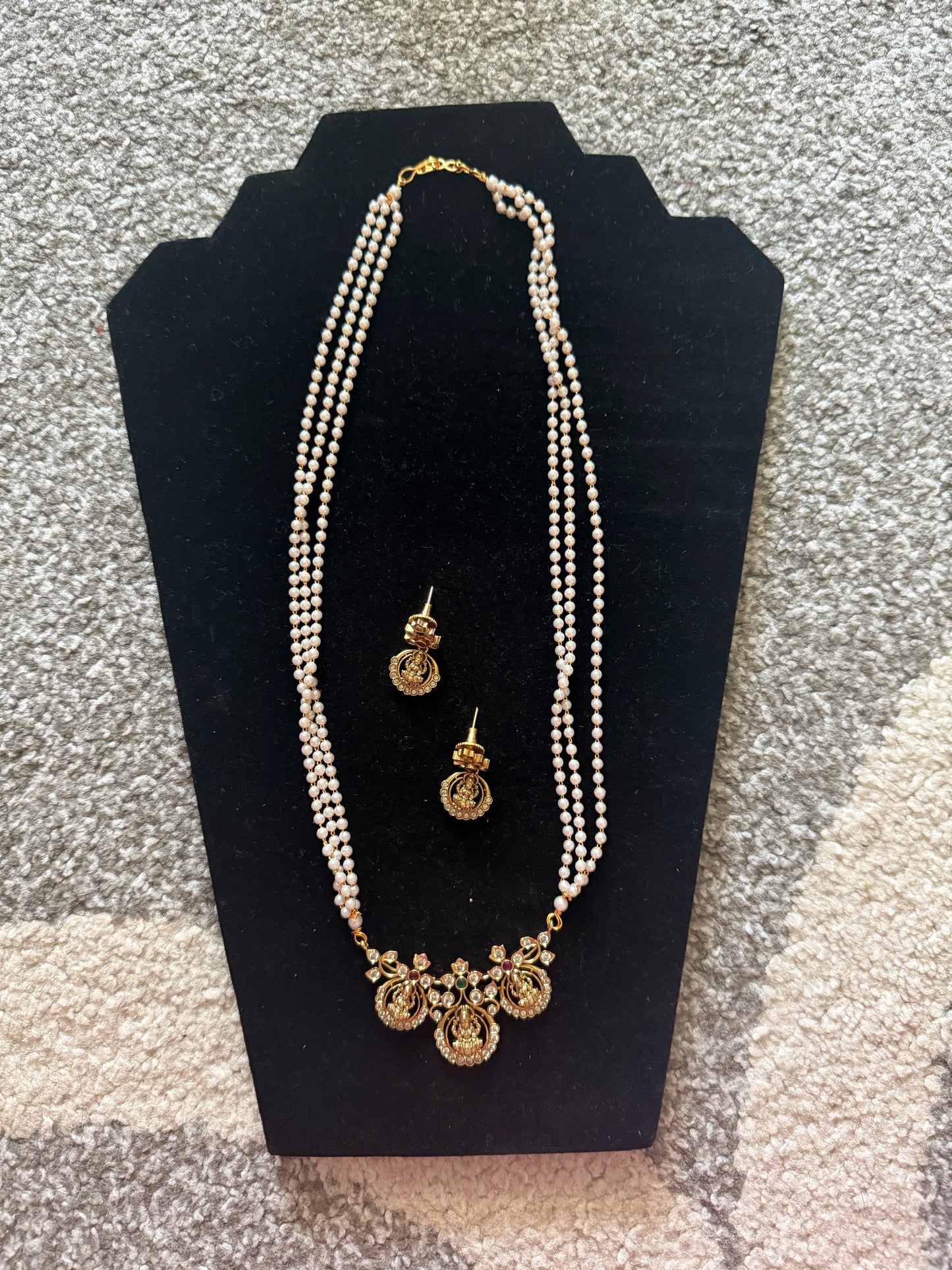 Pearl Lakshmi set