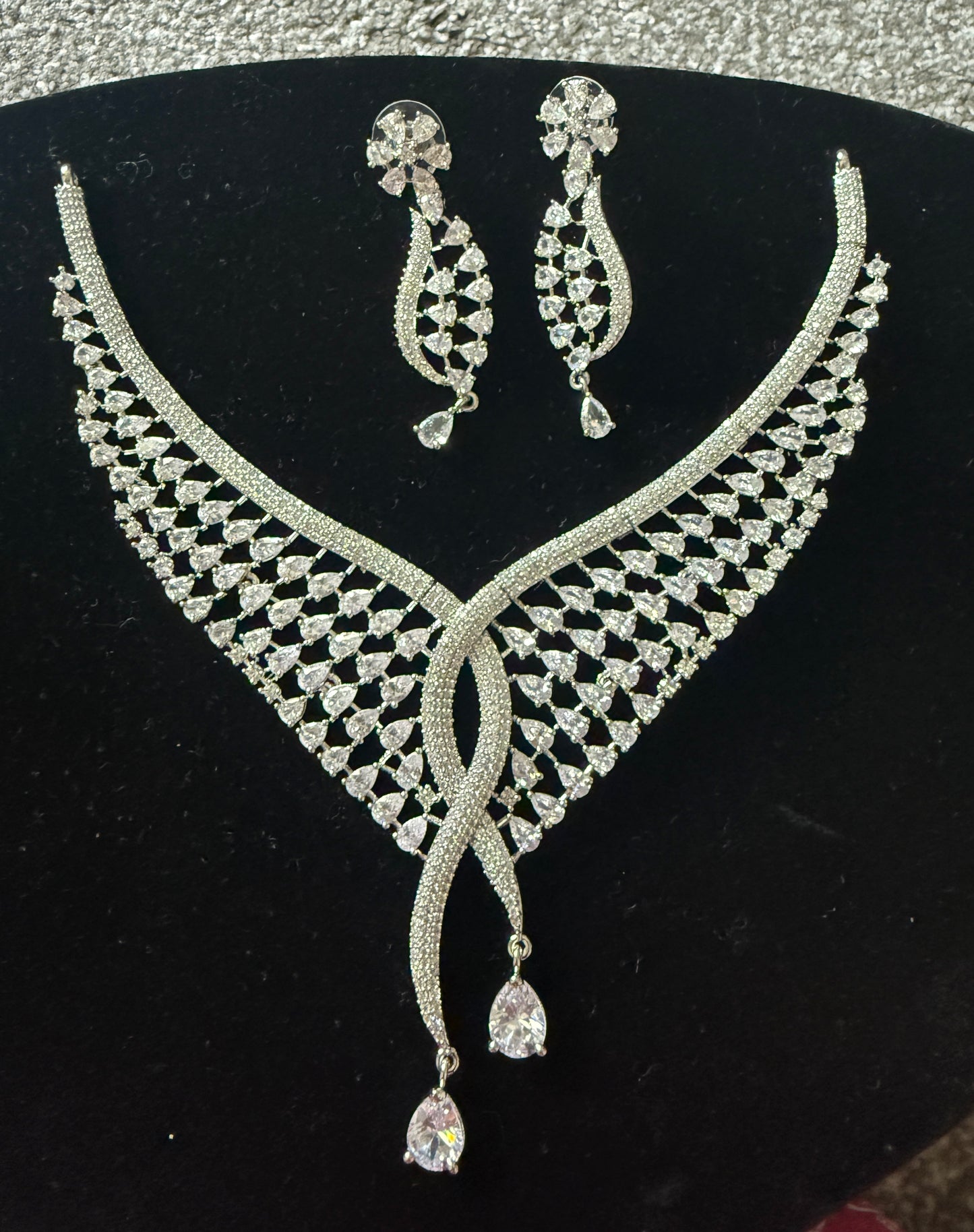 Elegant Silver-Tone Crystal Necklace Set